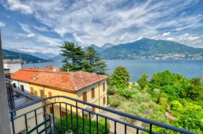 3-Bedroom Lakeview Apartment At The Lake Acquaseria